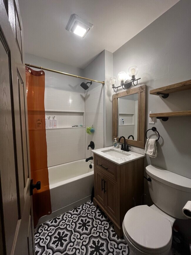 Building Photo - 432 Tennyson Ave