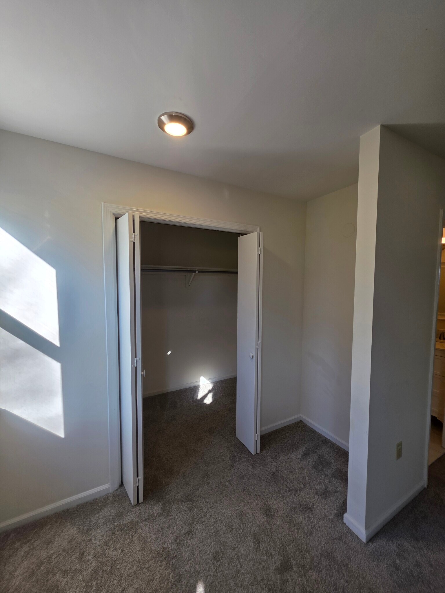 Building Photo - 8315 Countryside Ln