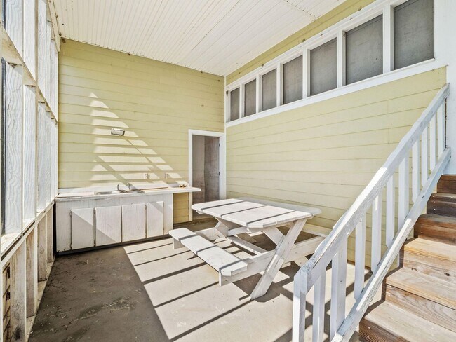 Building Photo - 652 Emory Landing Rd