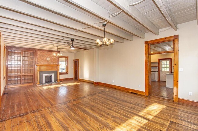 Building Photo - 117 Montgomery Ave