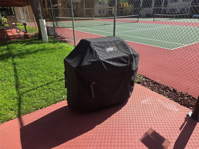 Building Photo - 251 S Cypress Rd