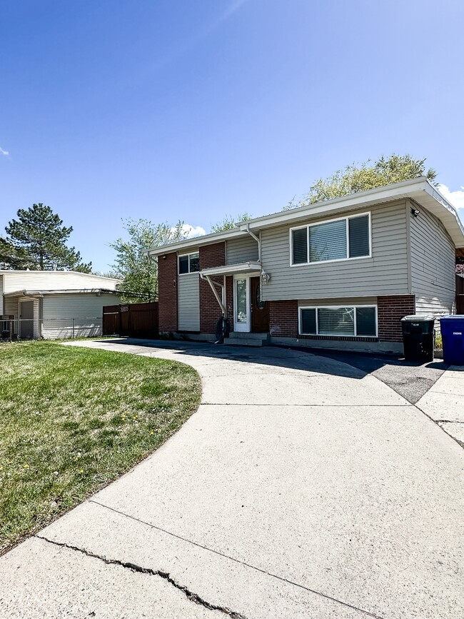 Building Photo - 6745 W 3860 S