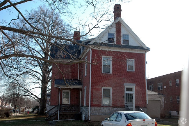 Building Photo - Carrie Court