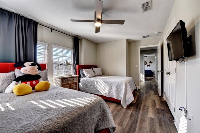 Building Photo - 5254 Wildwood Wy
