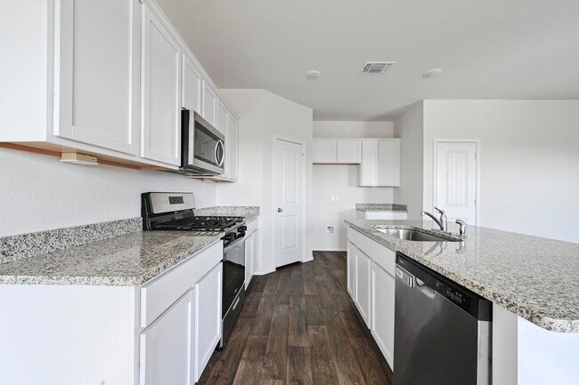 Building Photo - 229 Frogmore Lp