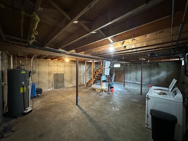 Building Photo - 169 Rocky Hill Rd