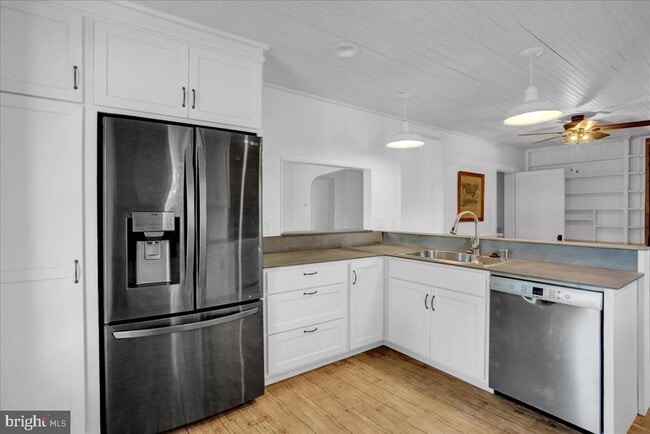 Building Photo - 233 Hetrick Rd