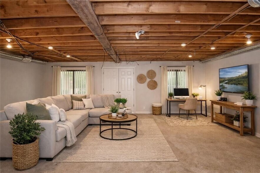 Building Photo - 5053 Gardenia Cir