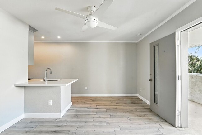 Building Photo - Heart of Phoenix Living – Modern 1BR with ...