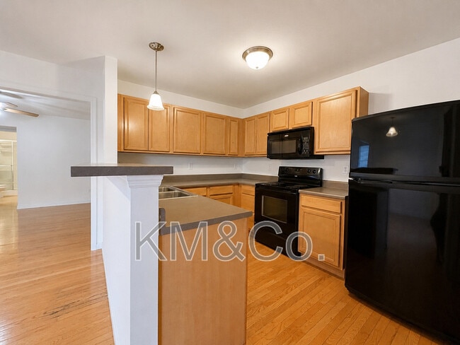 Building Photo - 213 Countryshire Dr