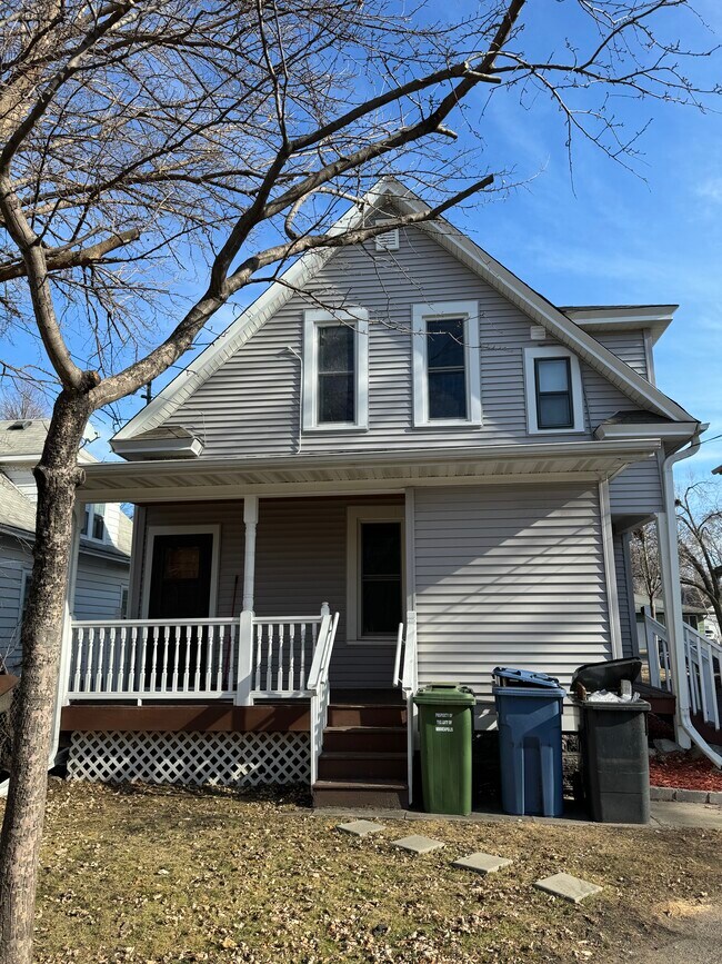 Building Photo - 1826 Pierce St NE