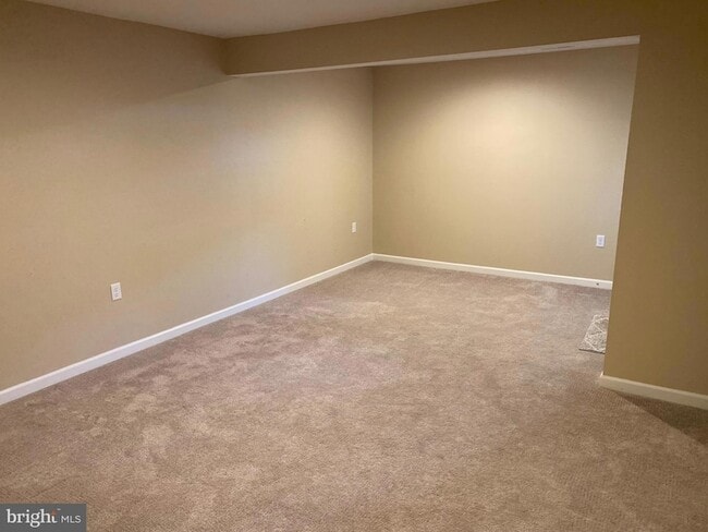 Building Photo - 37 Cecily Way