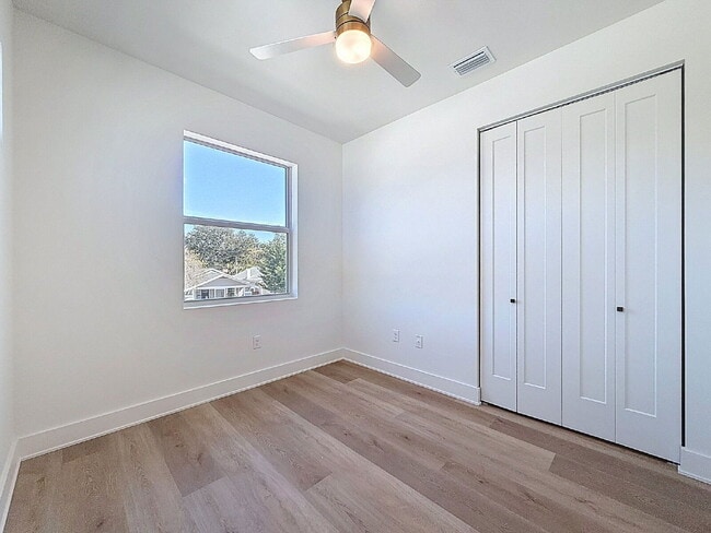 Building Photo - 340 14th St N