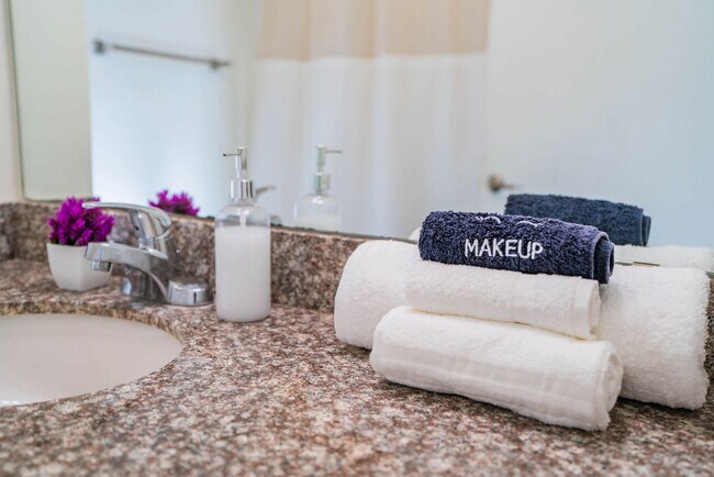 Building Photo - 333 E Roosevelt St