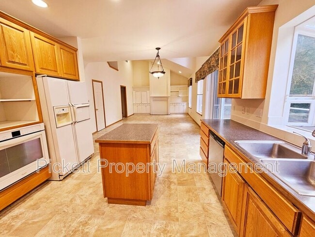 Building Photo - 5998 McCormick Woods Dr SW