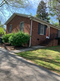Building Photo - 2 bedroom on Cornwallis/Kirkwood