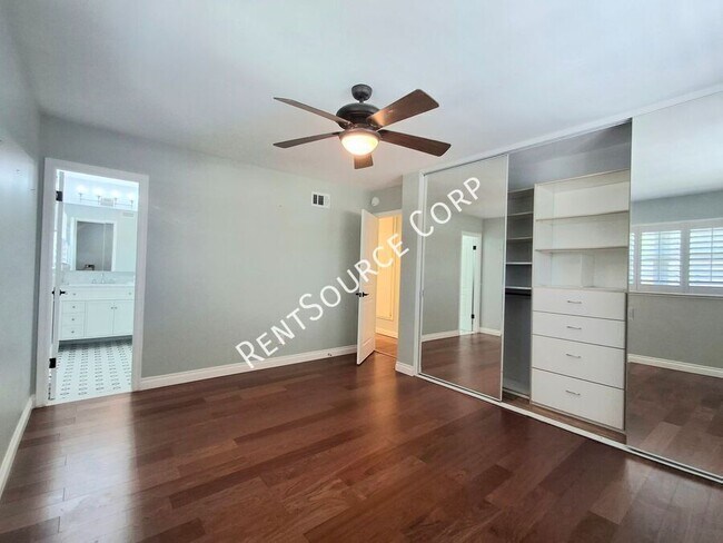 Building Photo - 26421 Torrey Pines Dr