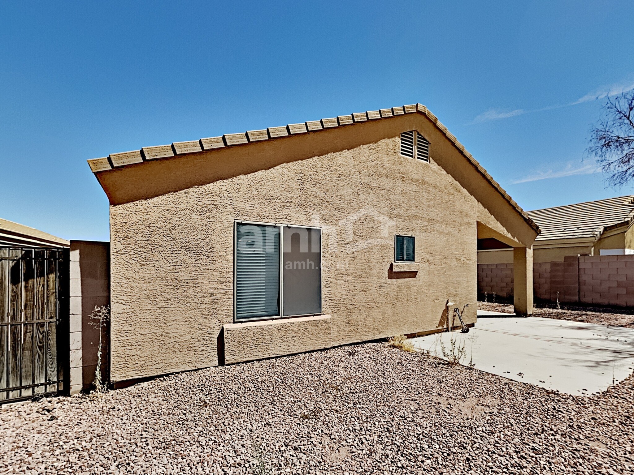 Building Photo - 16043 W Vogel Ave