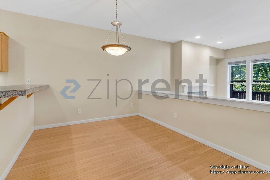 Building Photo - 7909 SW 31st Ave