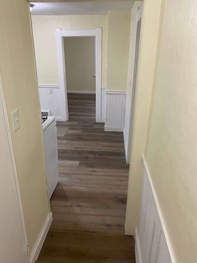 Building Photo - 2219 W 103rd St