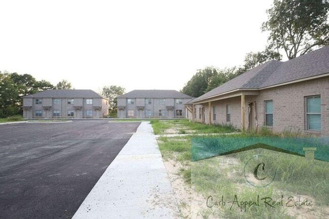 Building Photo - Luxury 2 bed 1 bath apartment - brand new construction!! Washer, dryer and utilities included!!