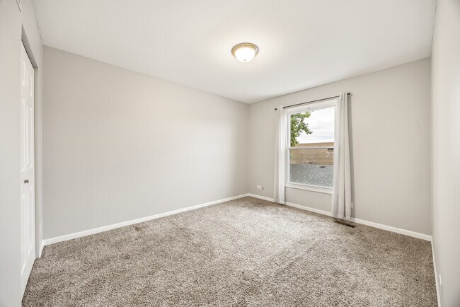Building Photo - 125 41st St
