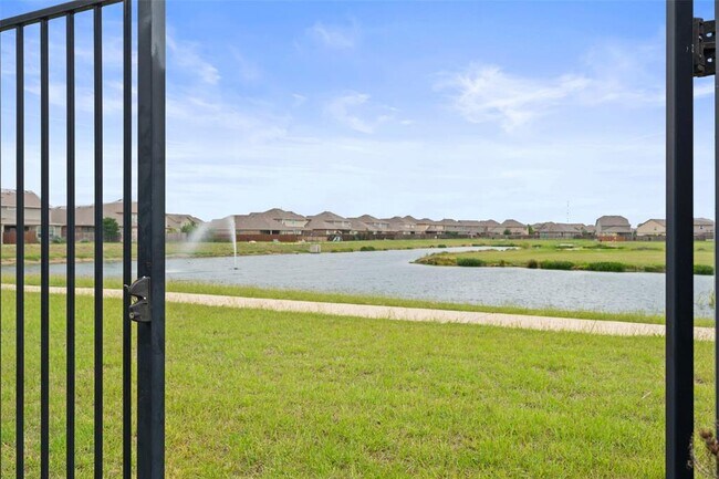 Building Photo - 245 Peggy Dr
