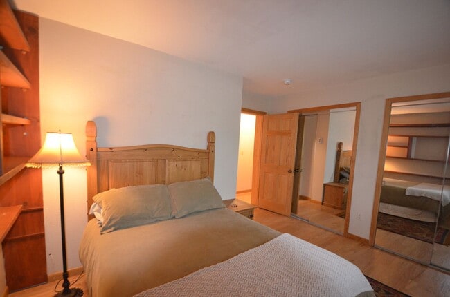 Building Photo - Extended Winter Rental!  Beautiful 3bed/2 ...