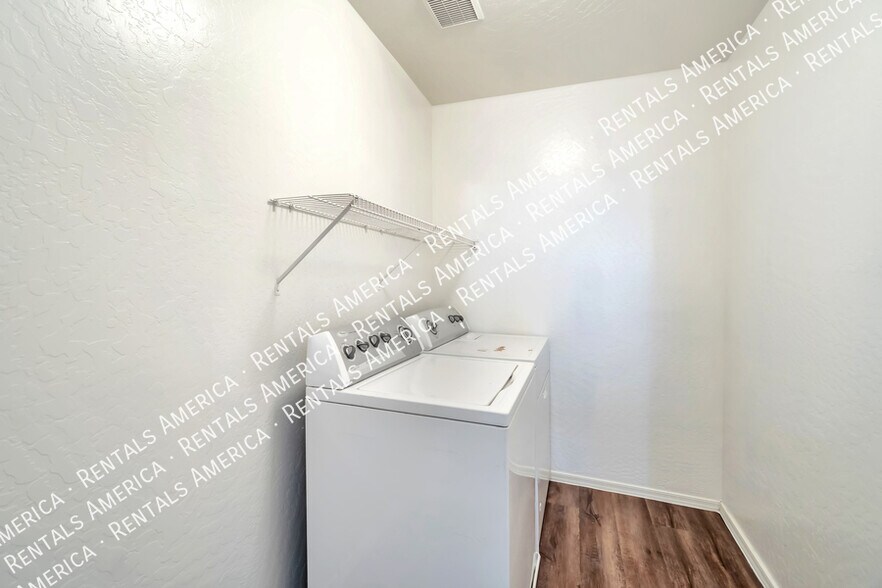 Building Photo - 40336 N PRZEWALSKI St