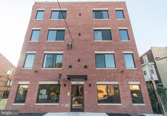 Building Photo - 814 N Uber St