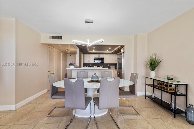 Building Photo - 18061 Biscayne Blvd
