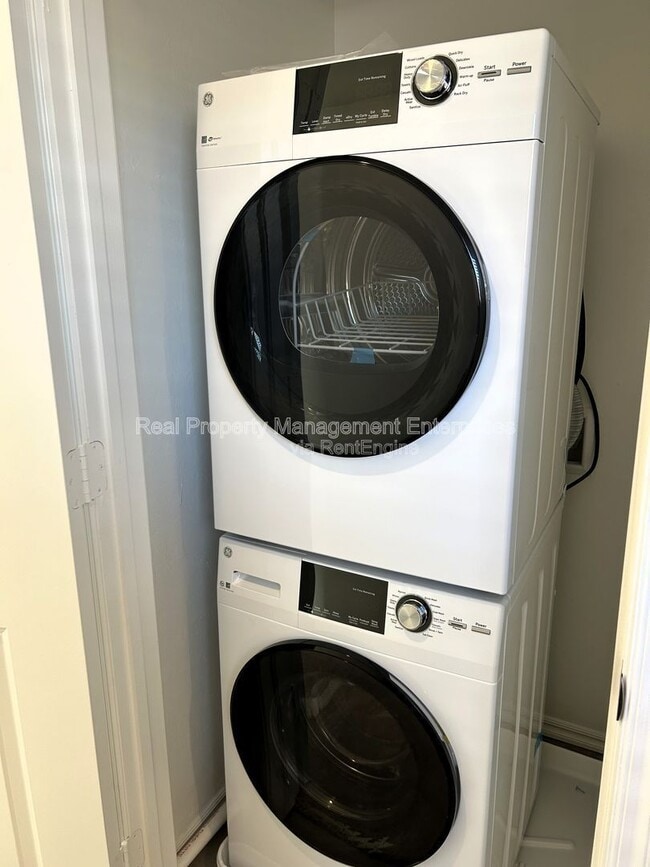 Building Photo - 3231 NW 147th Ter