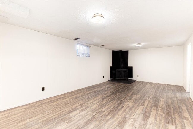 Building Photo - Vintage 5 bed Home in Green Mountain Estat...