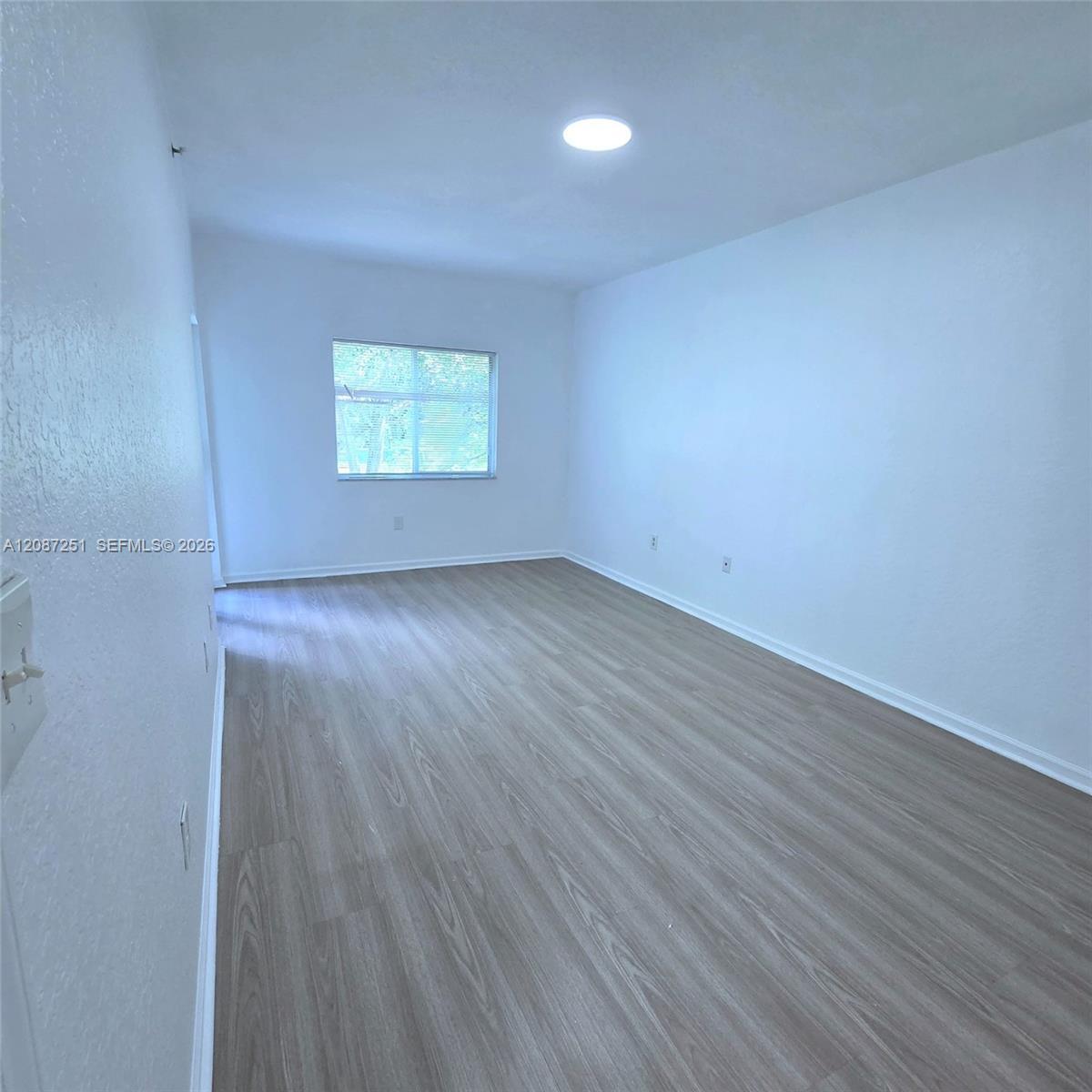 Building Photo - 2901 Riverside Dr