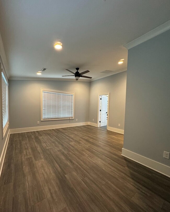 Building Photo - ???? Brand New 3BR/2.5BA Townhome for Rent...