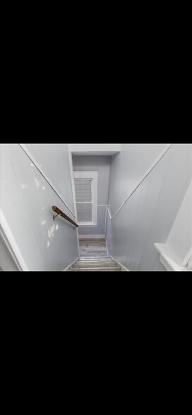 Building Photo - 431 Hoyt St