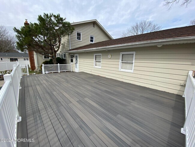 Building Photo - 2 Karen Ct