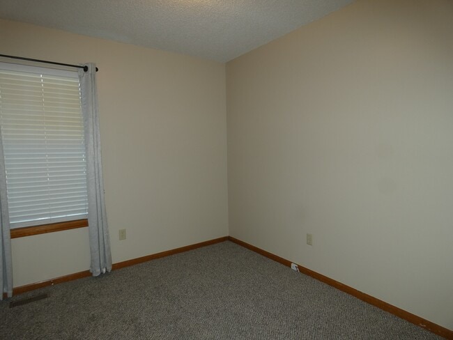 Building Photo - 405 Woodland Ave