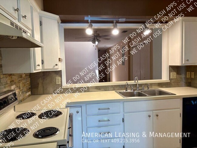 Building Photo - 908 Townwood-