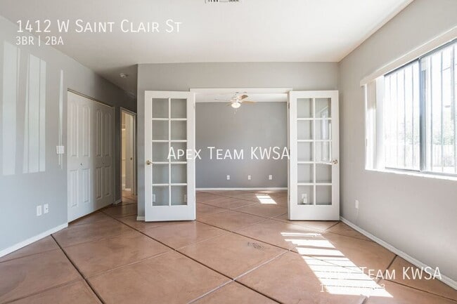 Building Photo - 1412 W St Clair St