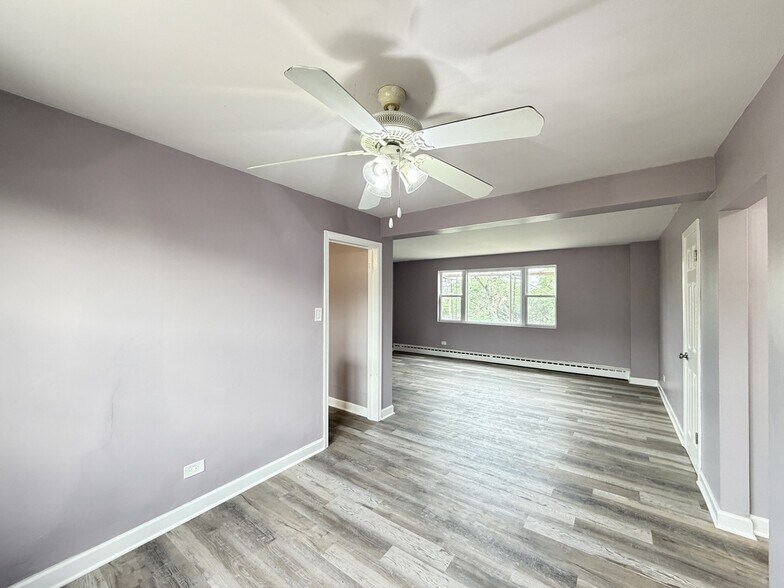 Building Photo - 2057 E 72nd St