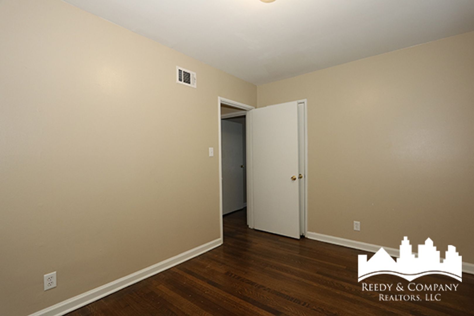 Building Photo - 1380 Rolling Hills Dr
