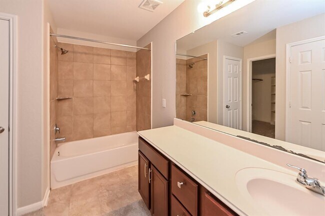 Building Photo - 4930 Hackamore Brook Ct