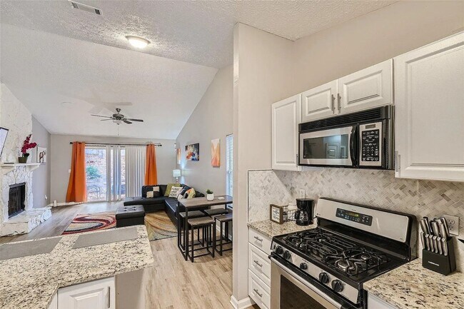 Building Photo - 5418-5420 Glen Haven Dr