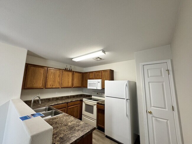 Building Photo - 46067 W Sheridan Rd