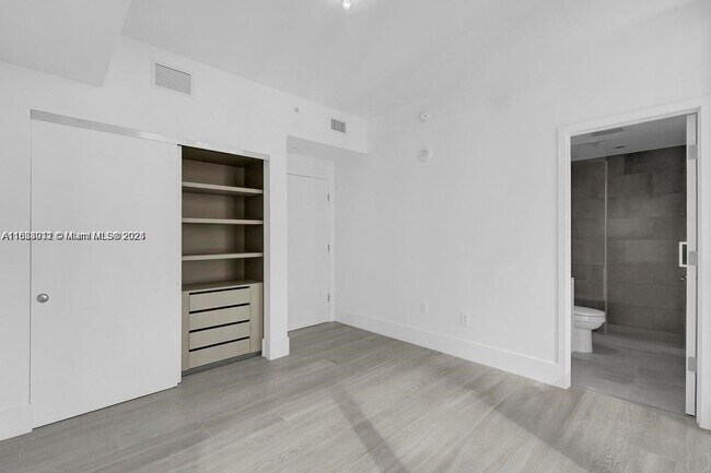 Building Photo - 788 NE 23rd St