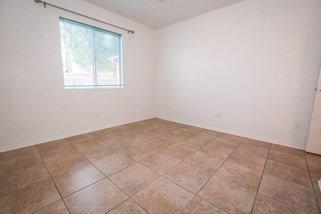 Building Photo - Beautiful Patio Home! 3 Bedrooms, 2 Bath, Split Floor Plan, Central A/C with 2 Car Garage