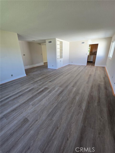 Building Photo - 24876 Via Larga