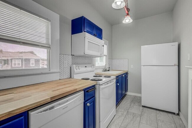 Building Photo - 1708 19th St