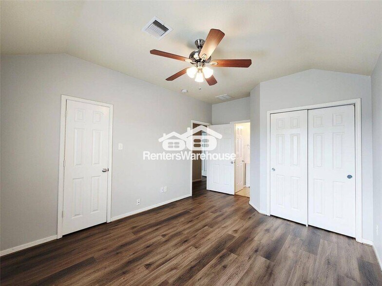 Building Photo - 4075 Mossy Spring Ln